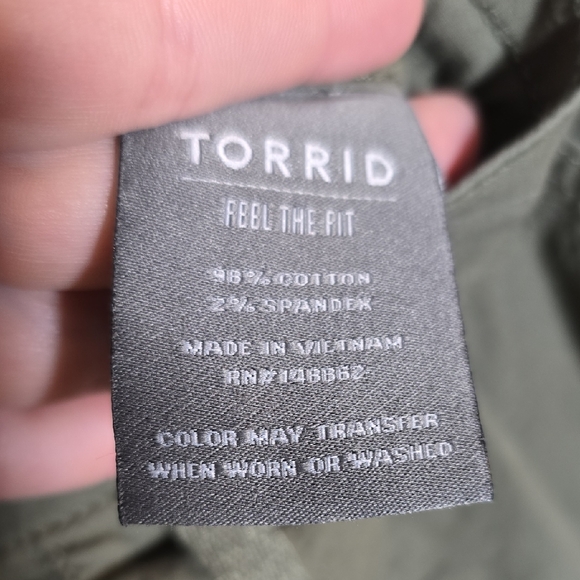 156 Torrid 00 M MEDIUM Green Straight-Leg Pants Versatile Style - Picture 5 of 5